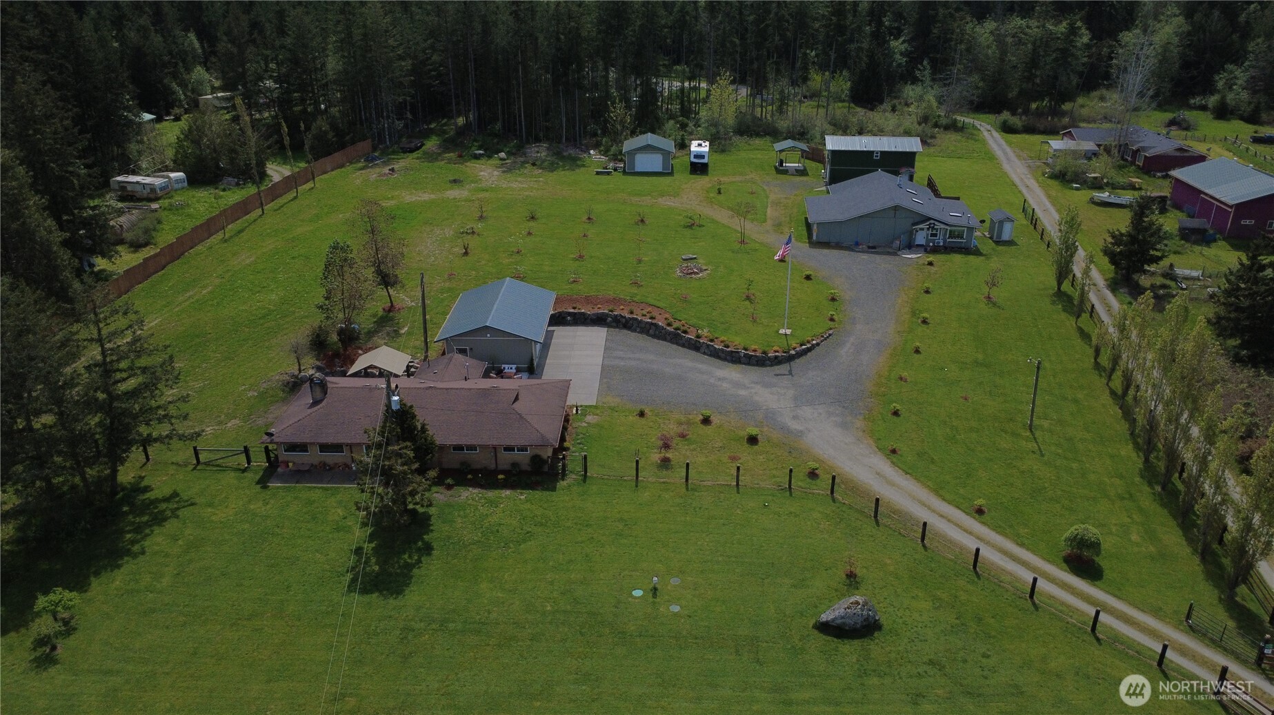 273702 Hwy 101 Property Photo 40
