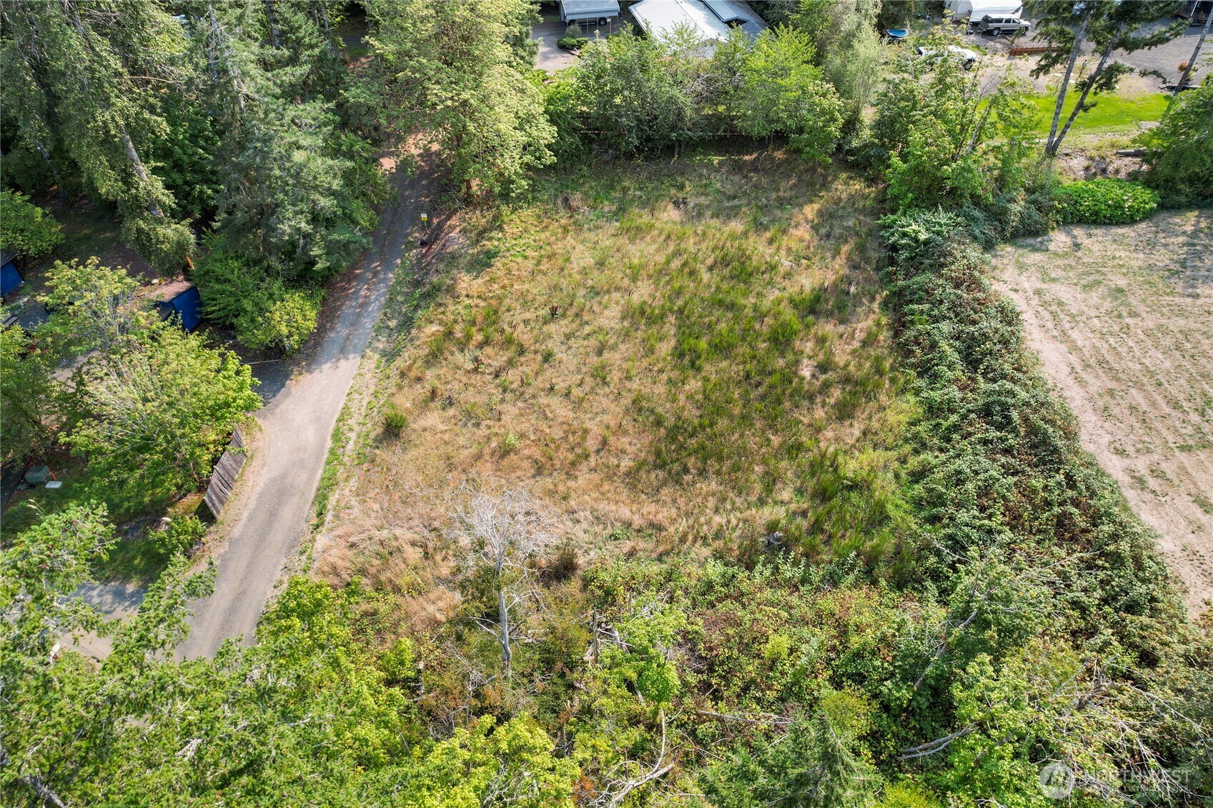 130 E Tacoma Street Property Photo 11