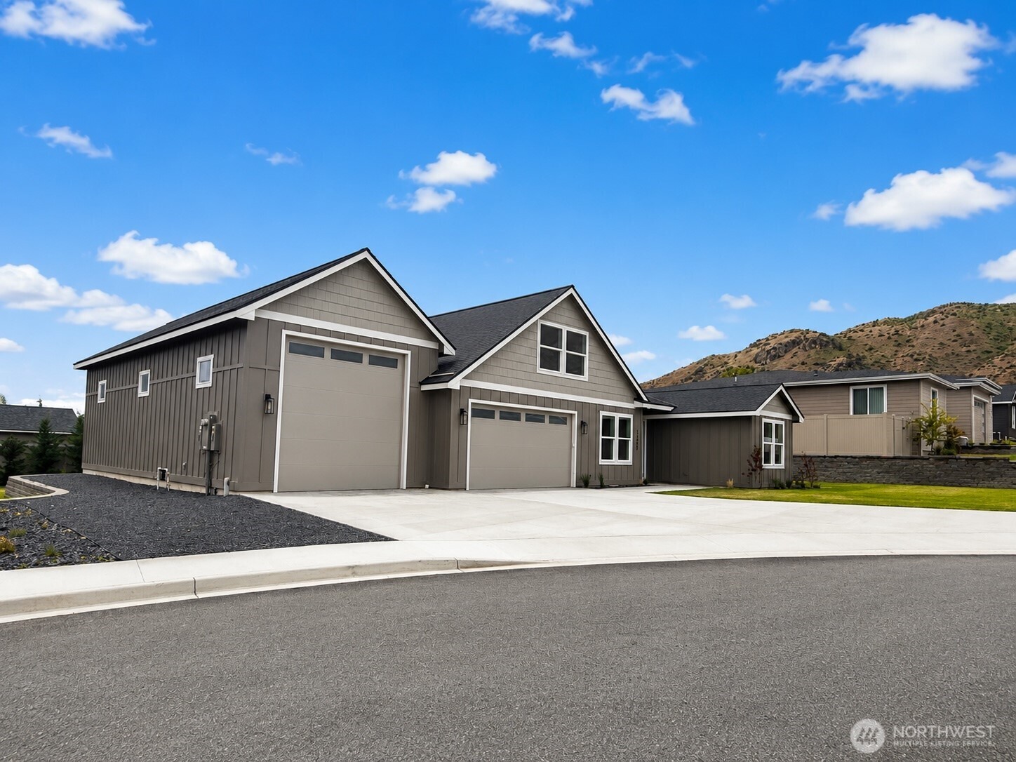 15009 Allison Place Property Photo 2