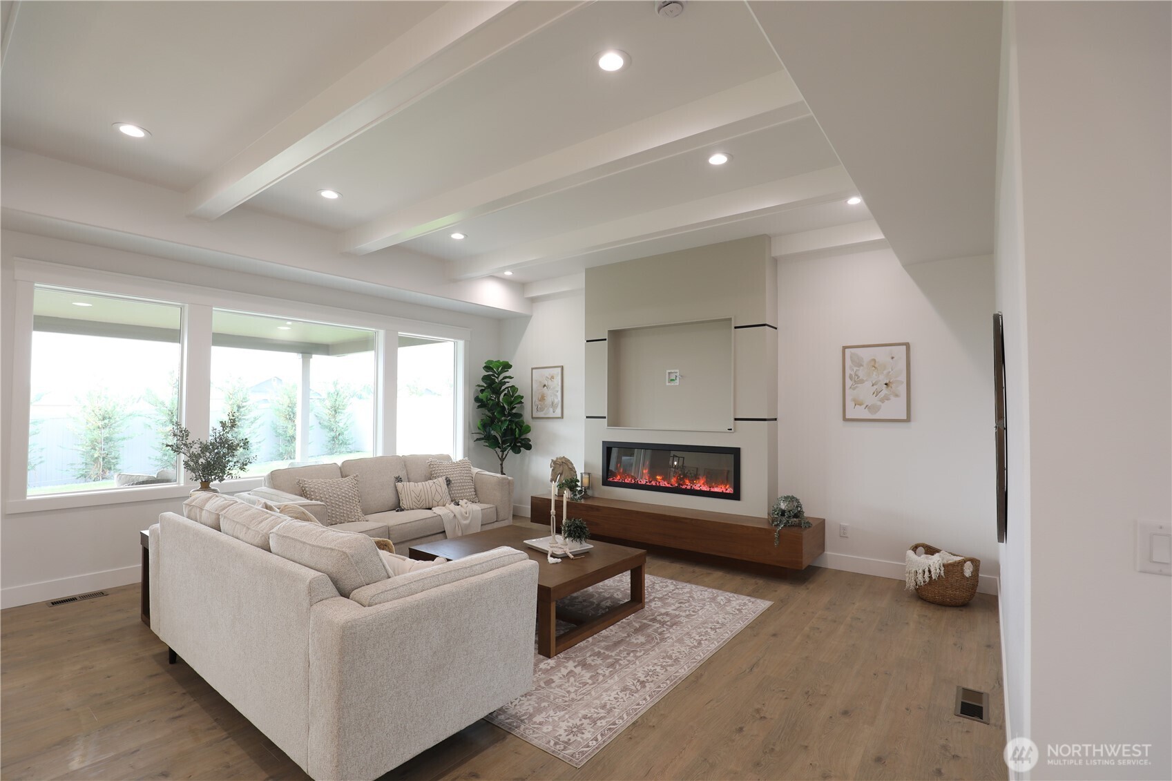 15009 Allison Place Property Photo 6