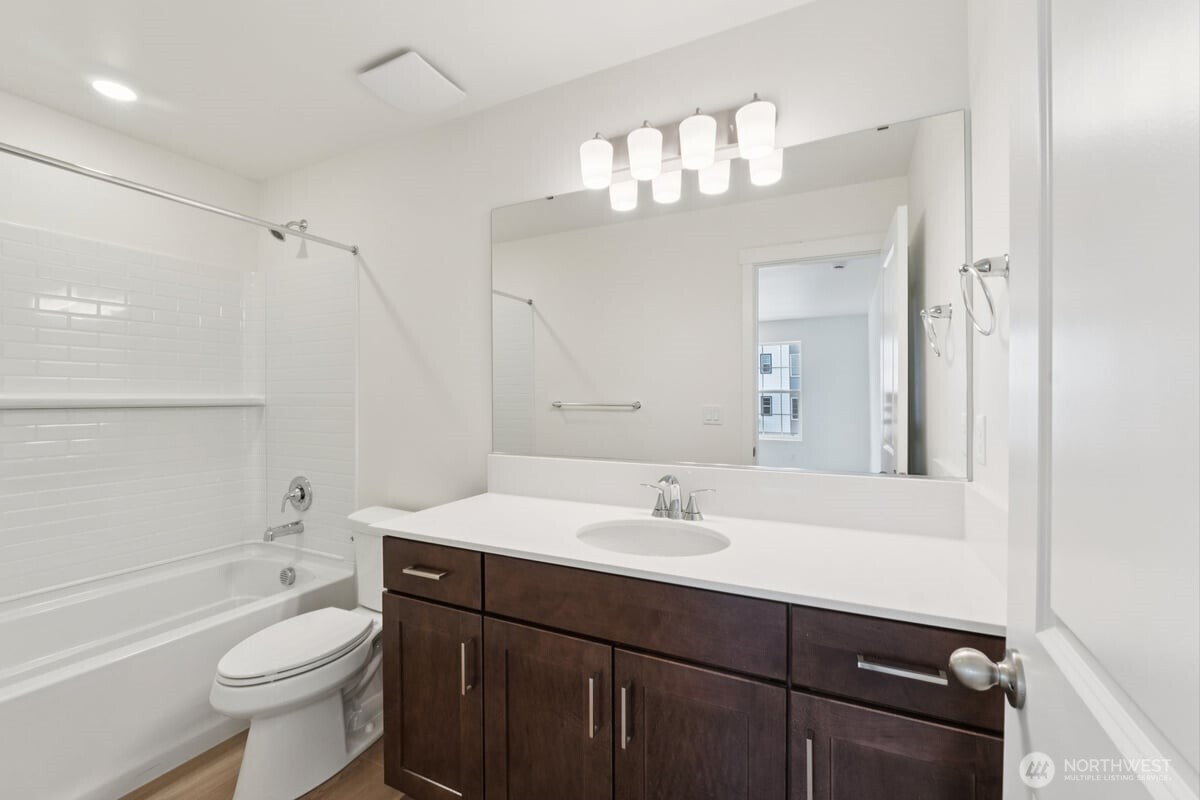 1439 121st Avenue Mb 07 Property Photo 6