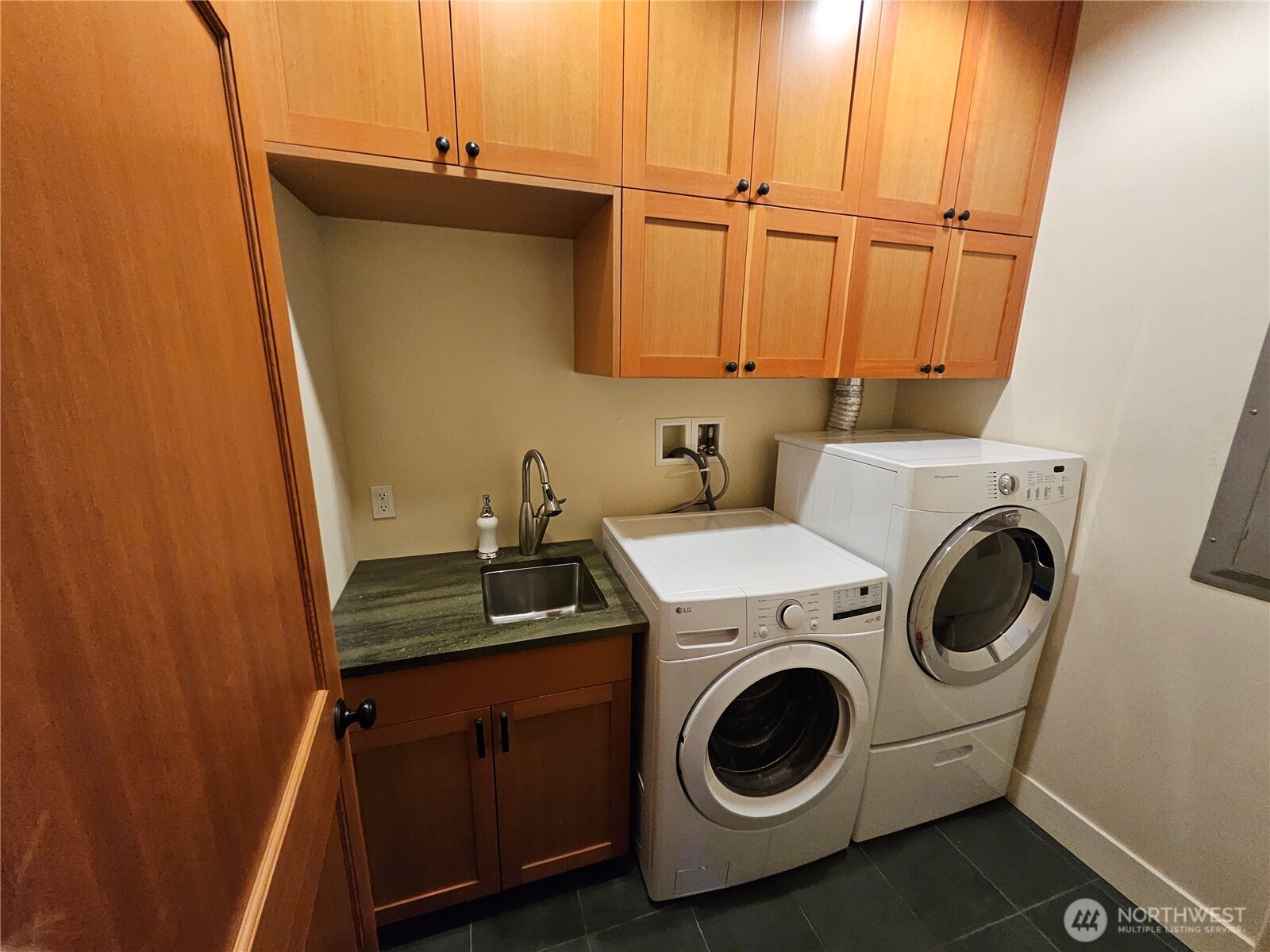 9380 Ferncliff Avenue Property Photo 15