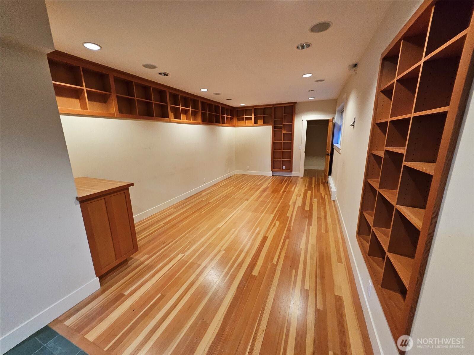 9380 Ferncliff Avenue Property Photo 16