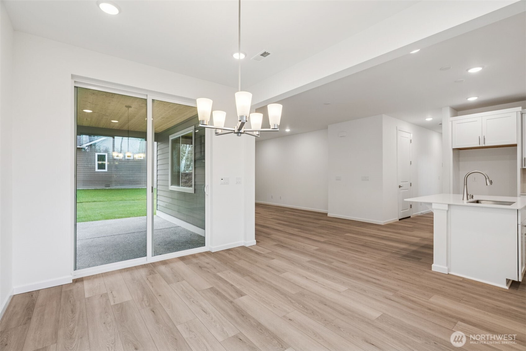 11 Mccartney Peak Lane 78 Property Photo 5