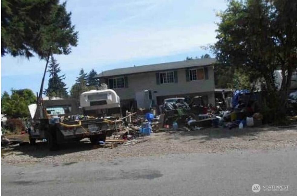 2302 Lashi Street Property Photo 1
