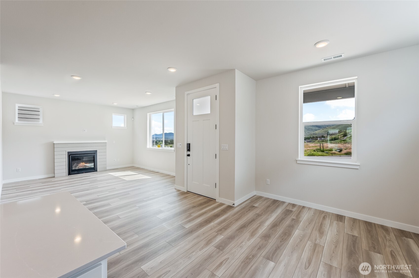2124 Plumridge Court Property Photo 6