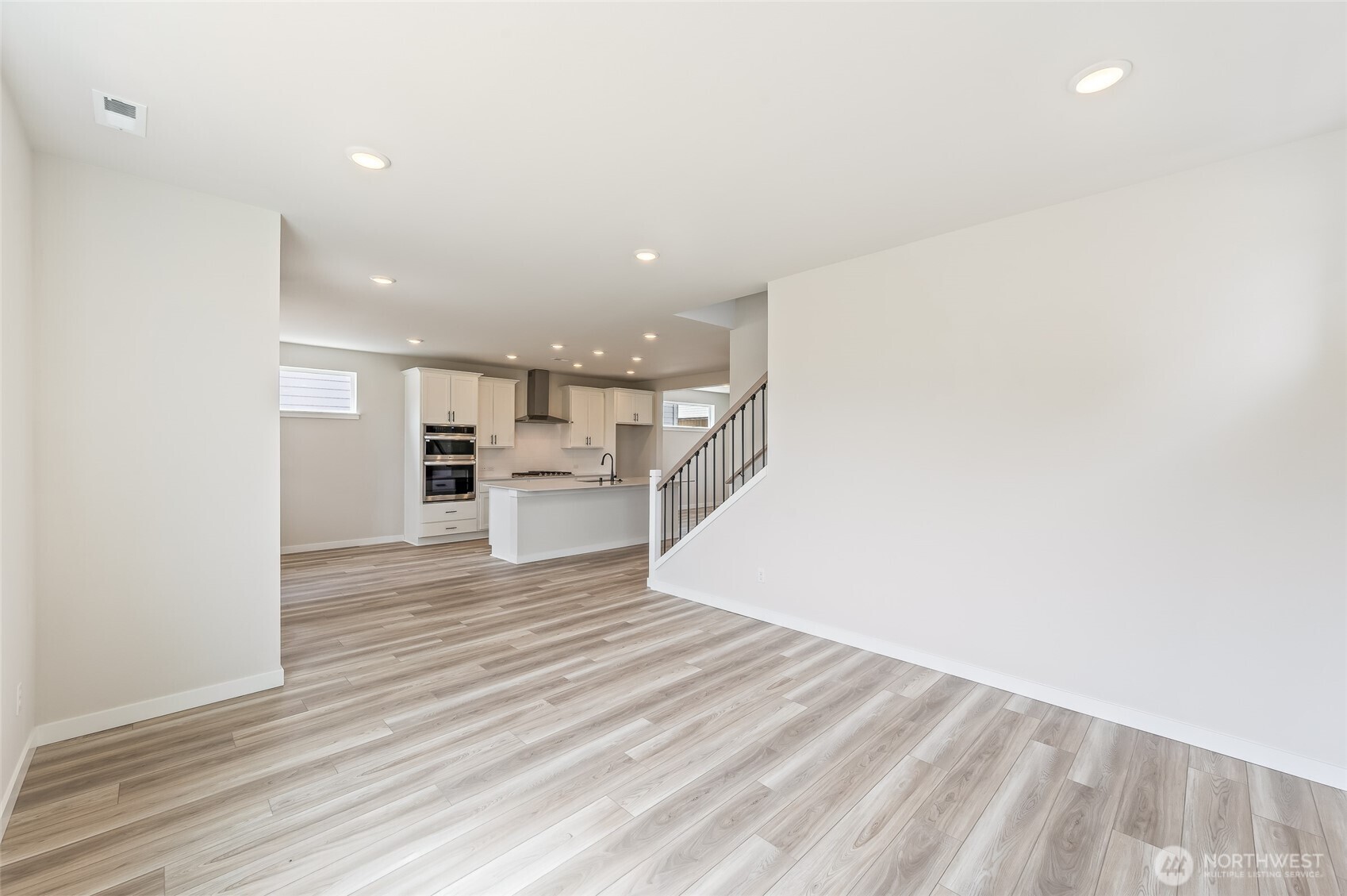 2124 Plumridge Court Property Photo 8