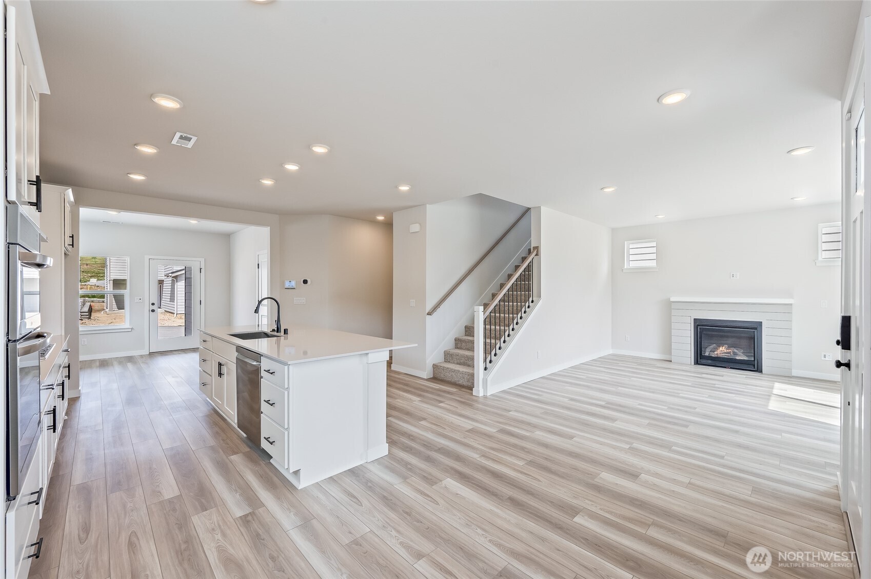 2124 Plumridge Court Property Photo 10