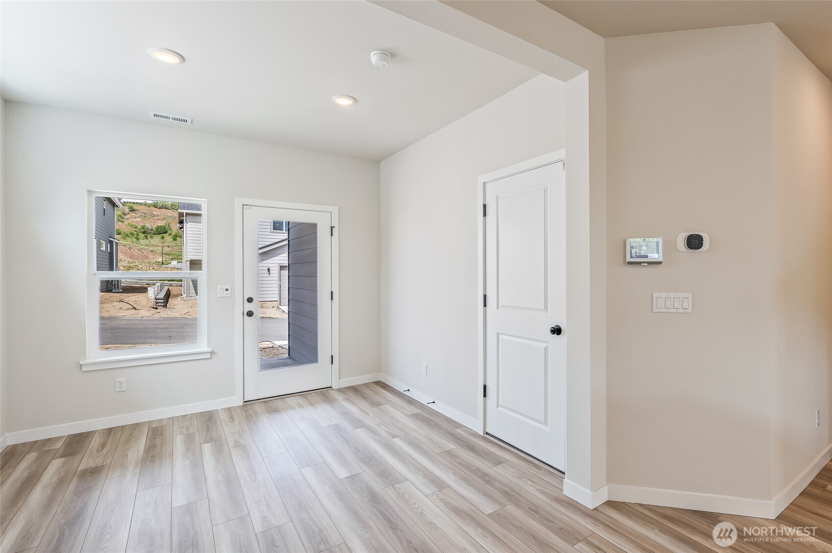 2124 Plumridge Court Property Photo 14