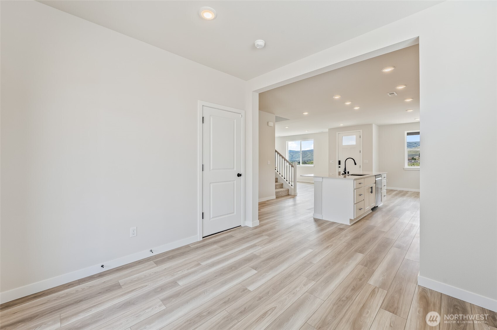 2124 Plumridge Court Property Photo 15