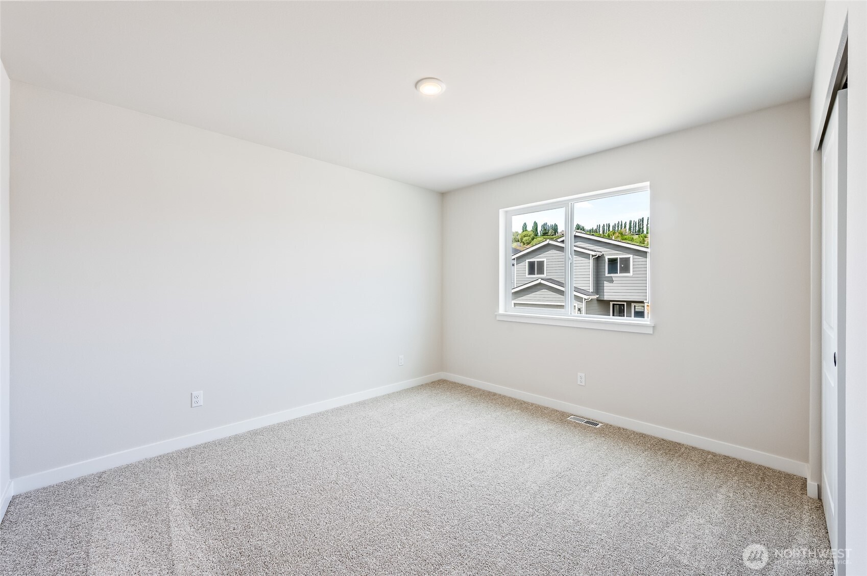 2124 Plumridge Court Property Photo 18