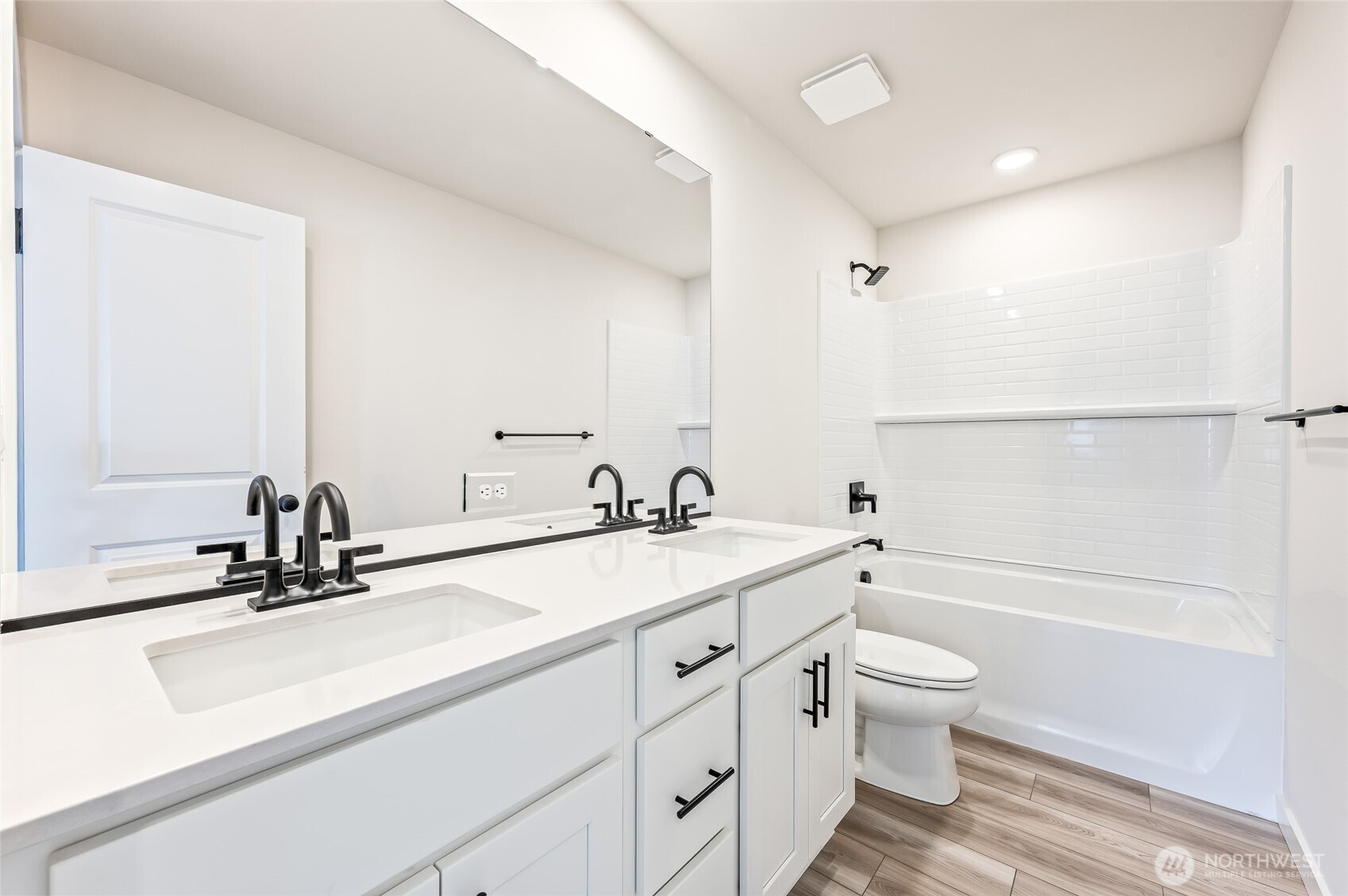 2124 Plumridge Court Property Photo 21