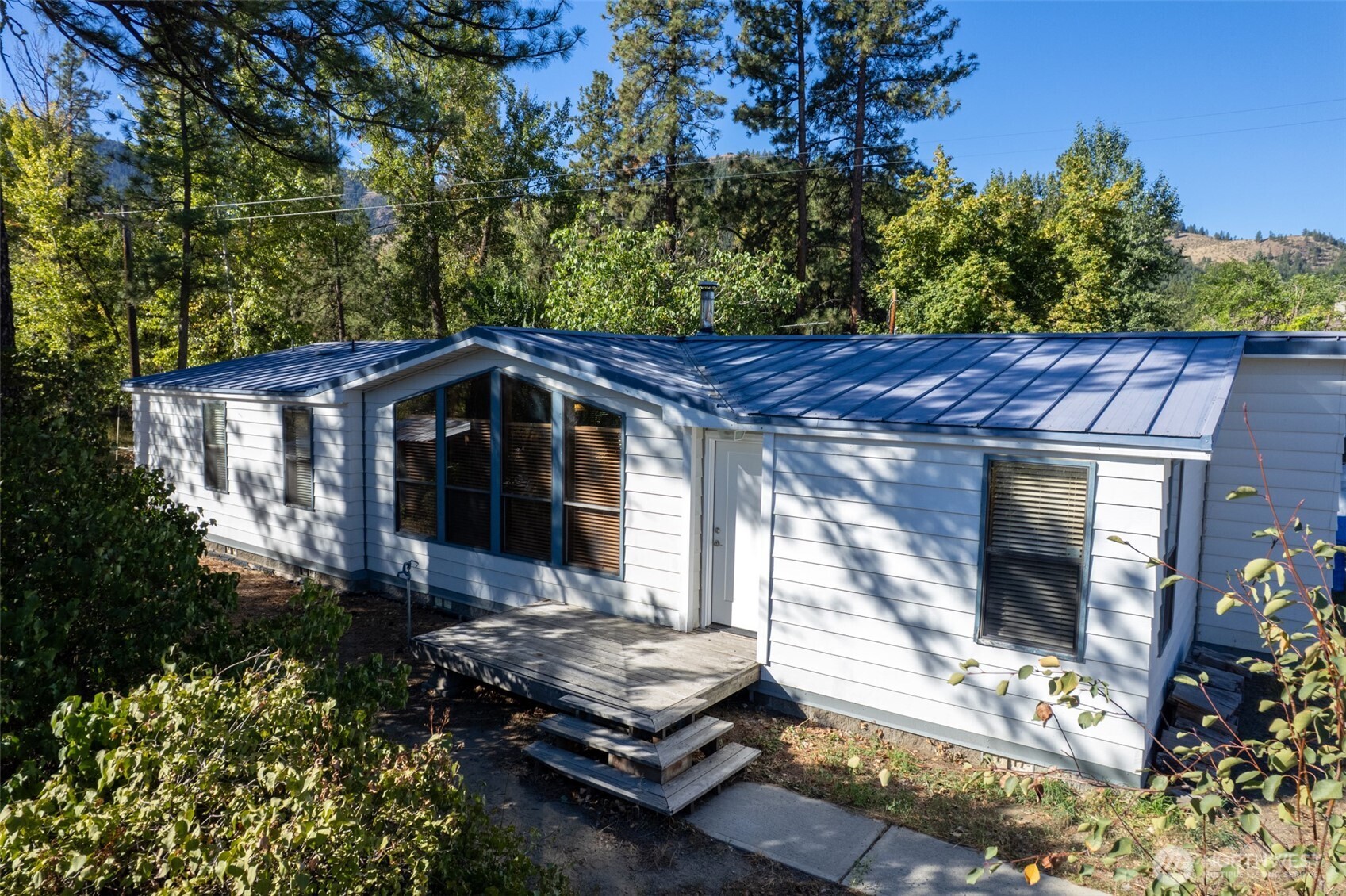 1221 Riverside Avenue Property Photo 2