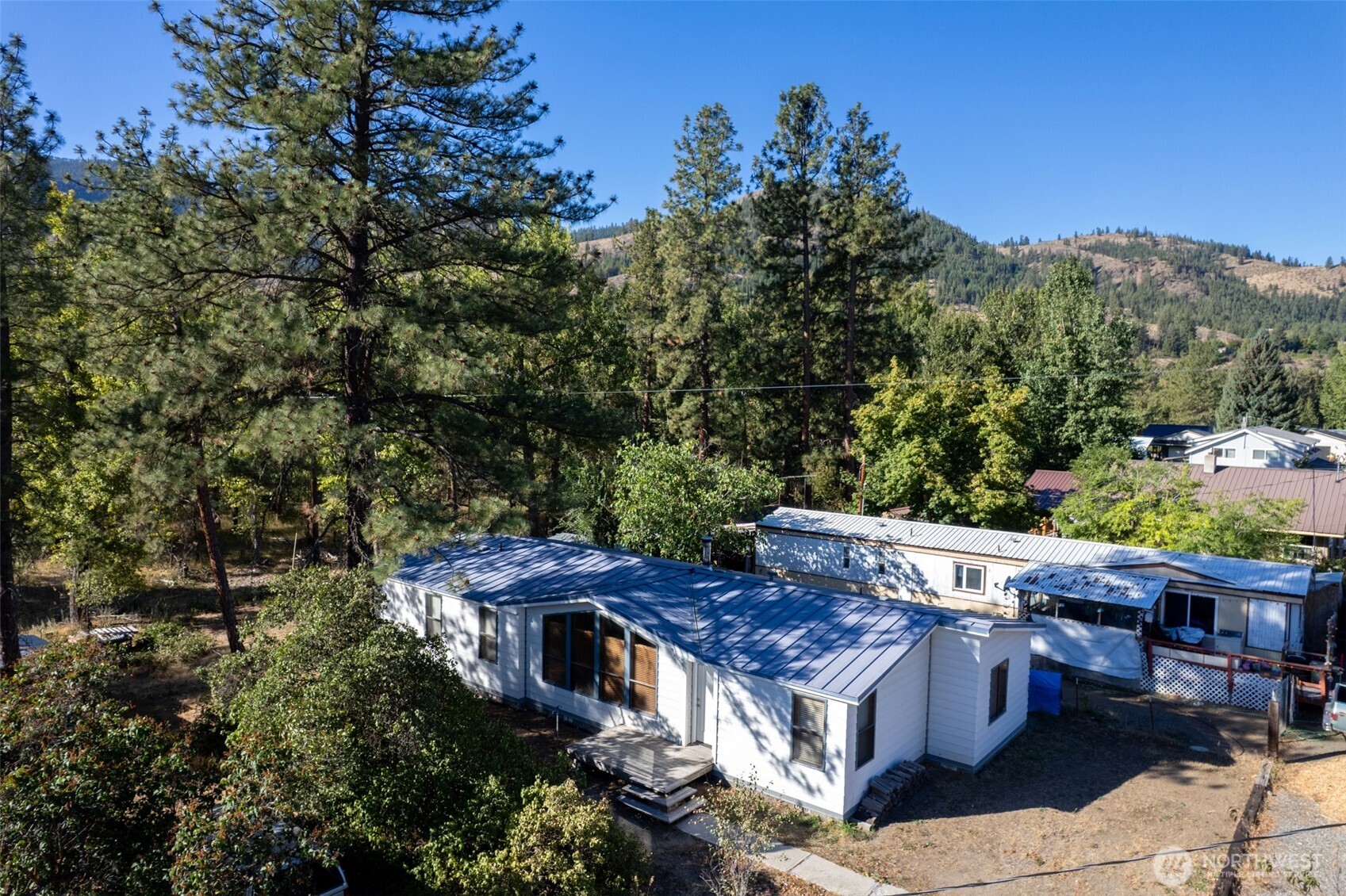 1221 Riverside Avenue Property Photo 3