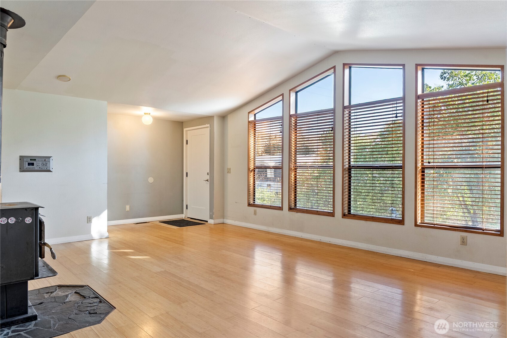 1221 Riverside Avenue Property Photo 6