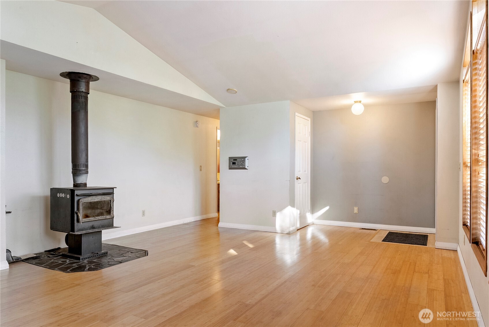 1221 Riverside Avenue Property Photo 9