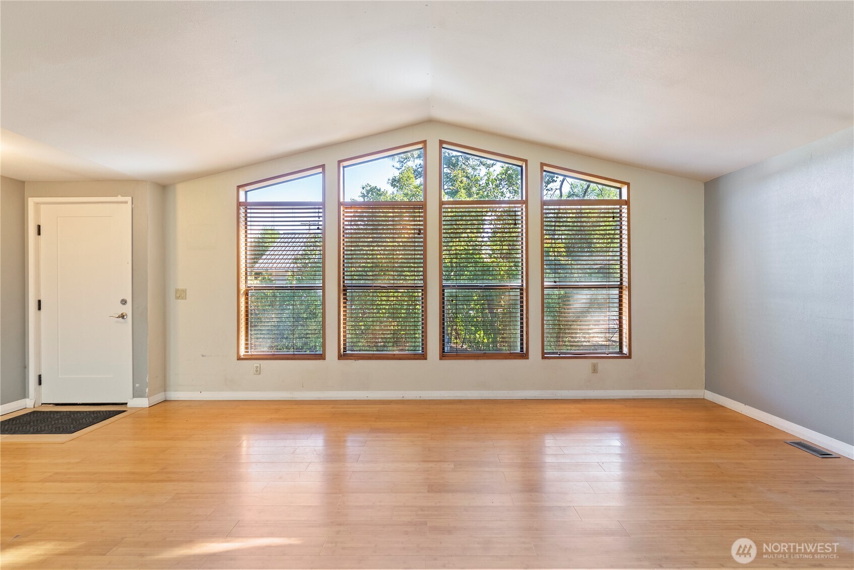 1221 Riverside Avenue Property Photo 13