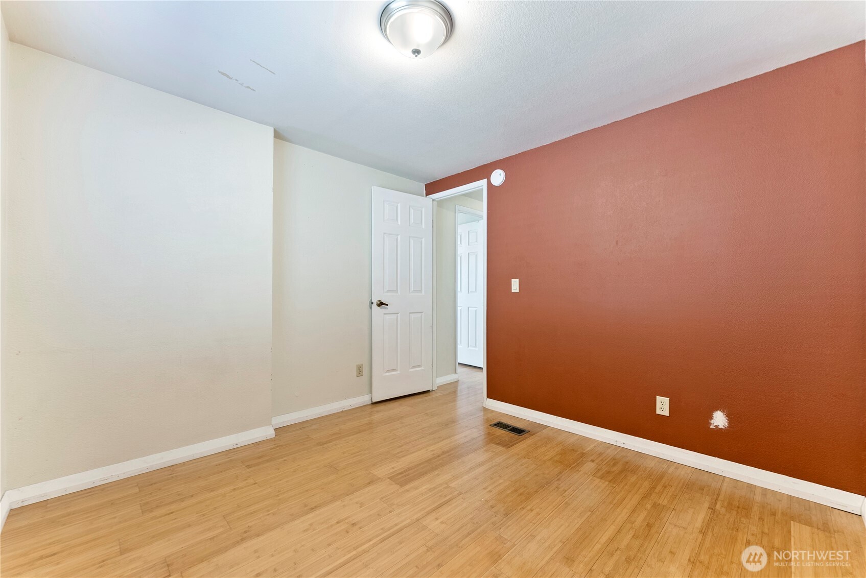 1221 Riverside Avenue Property Photo 17