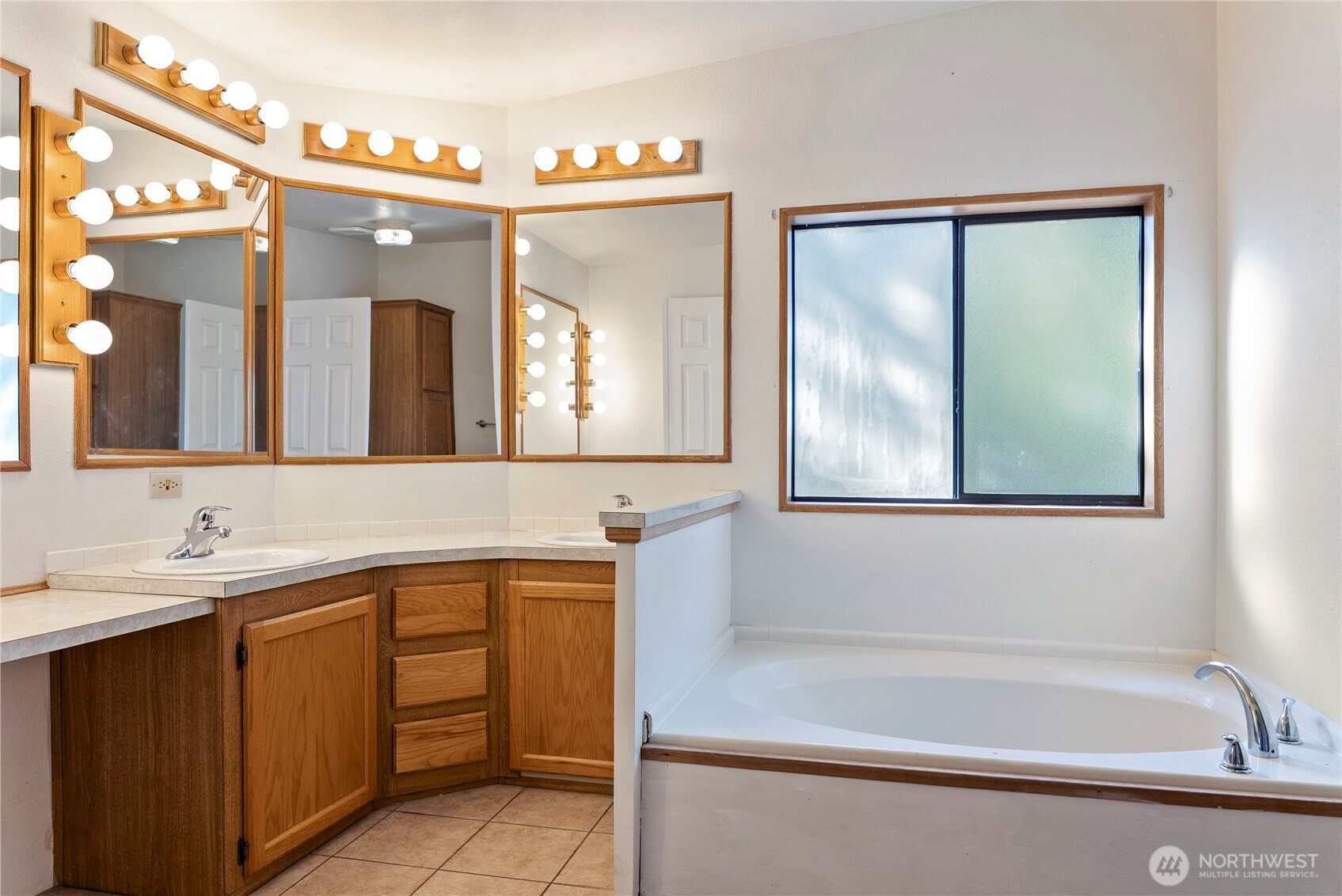 1221 Riverside Avenue Property Photo 26
