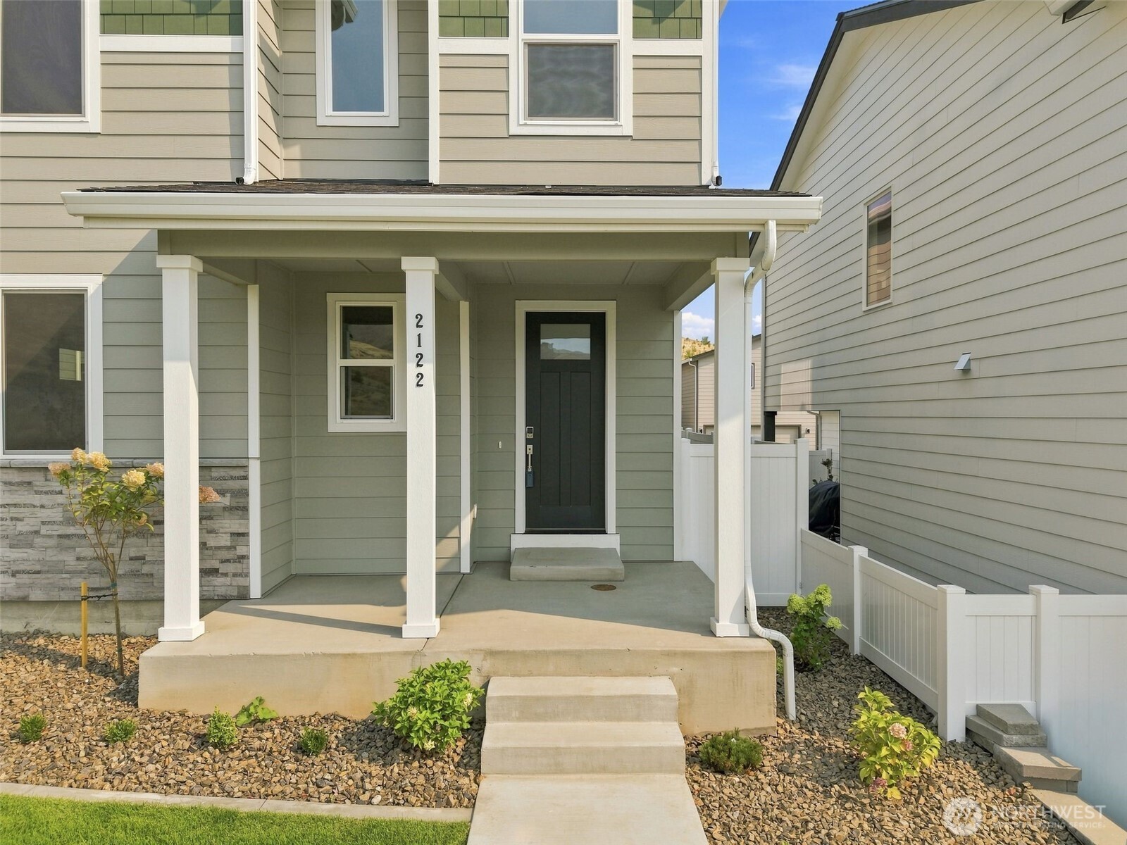 2122 Plumridge Court Property Photo 2