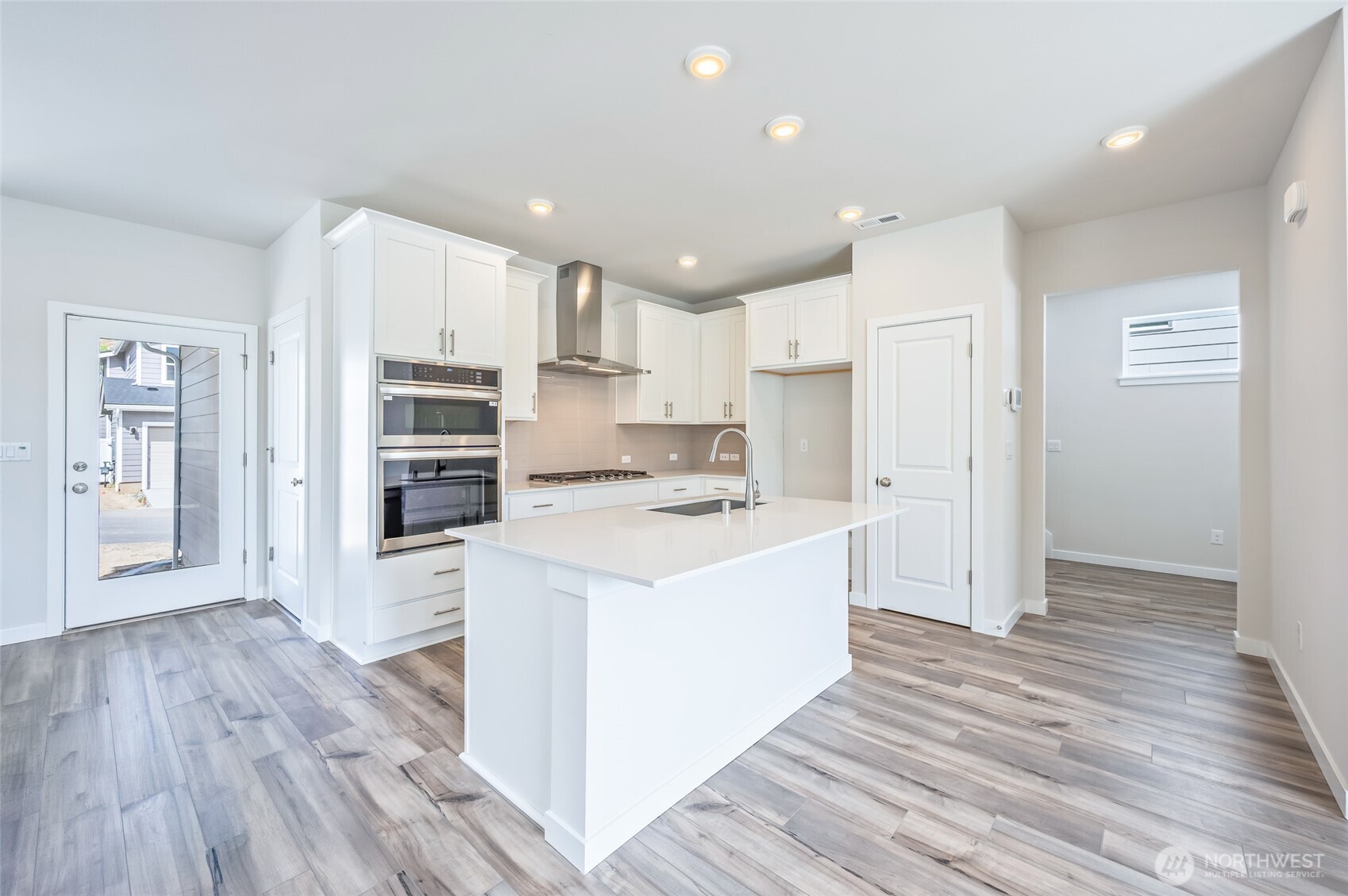 2122 Plumridge Court Property Photo 10