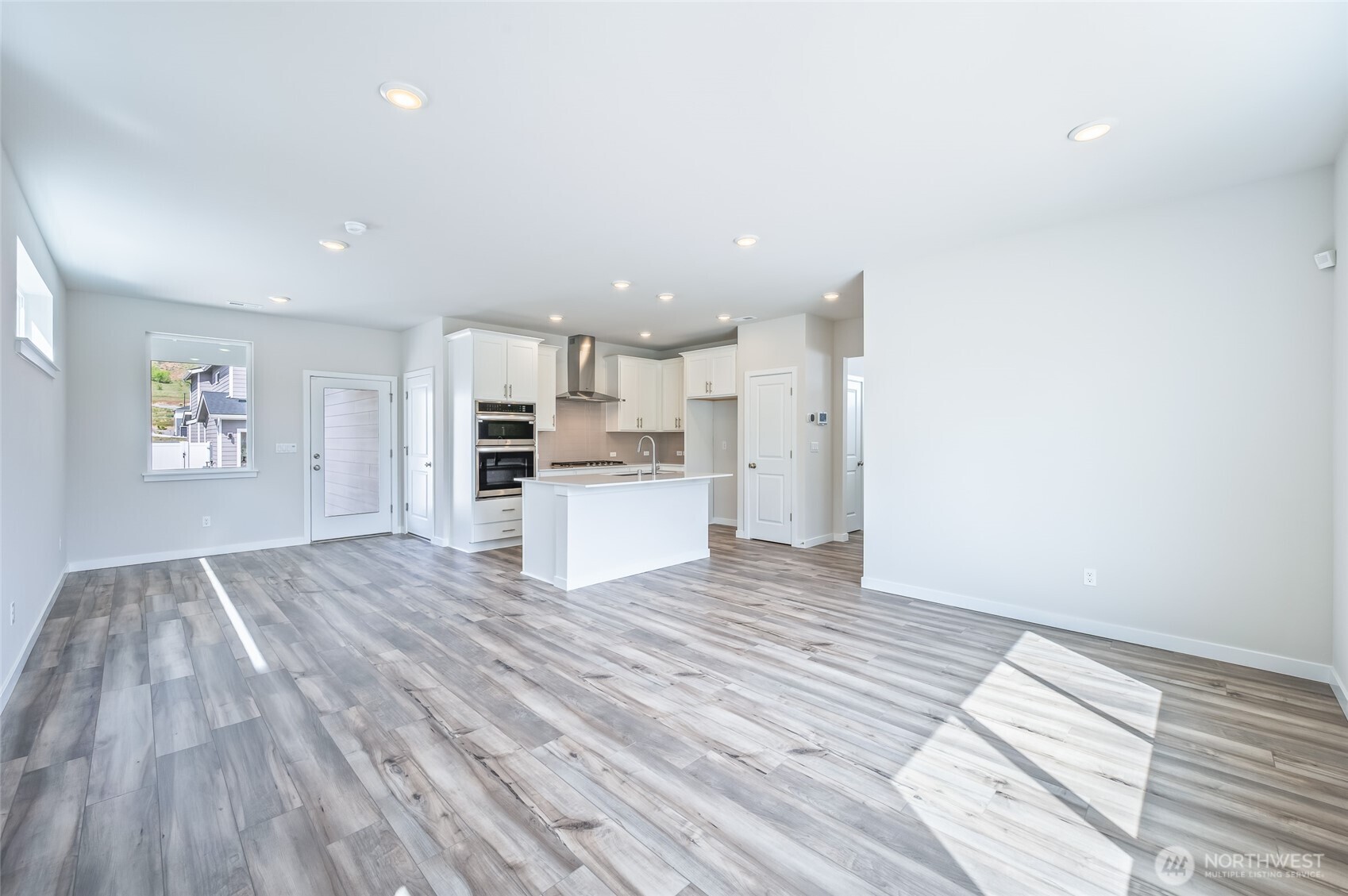 2122 Plumridge Court Property Photo 13
