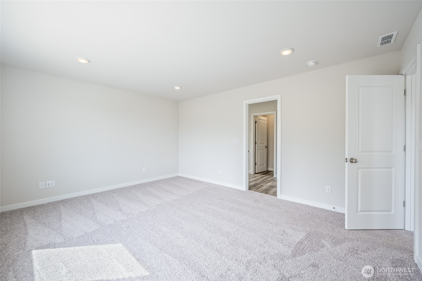 2122 Plumridge Court Property Photo 27