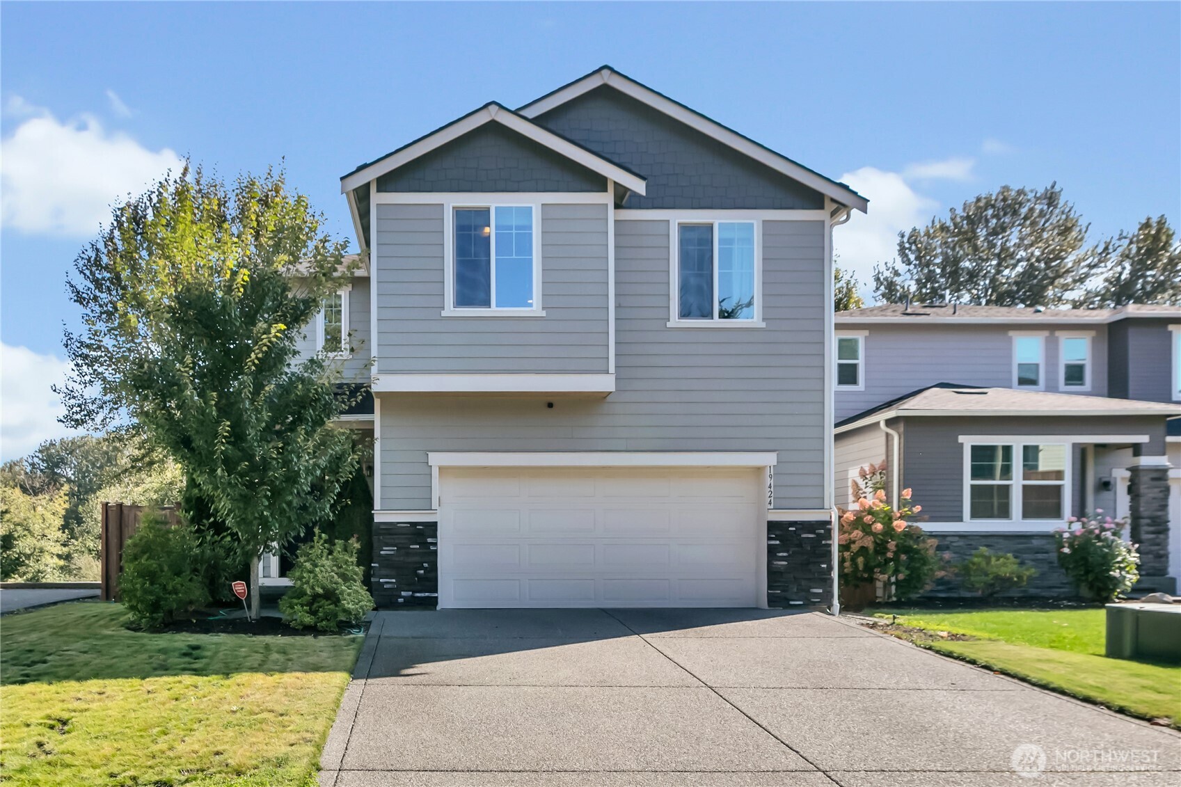 19424 11th Place Property Photo 1