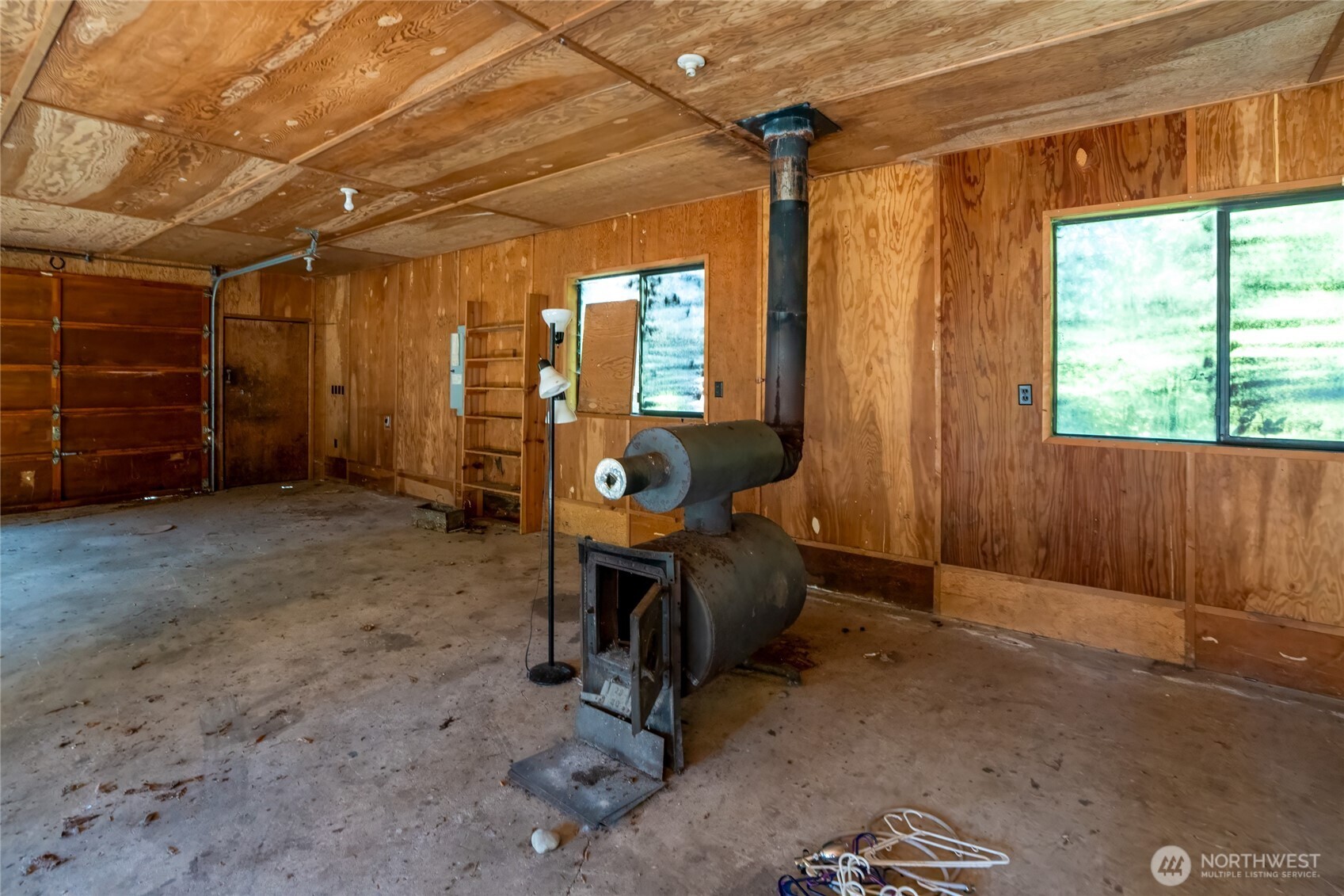 36716 Eatonville Cutoff Road Property Photo 4