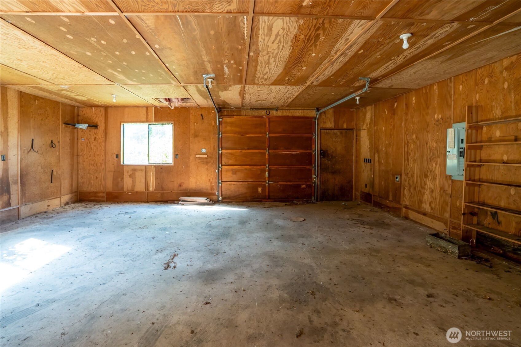36716 Eatonville Cutoff Road Property Photo 7