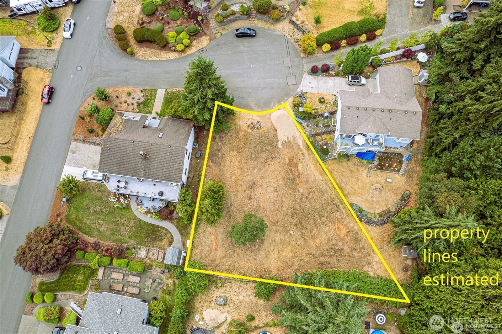 8110 Lorie Court Property Photo 2