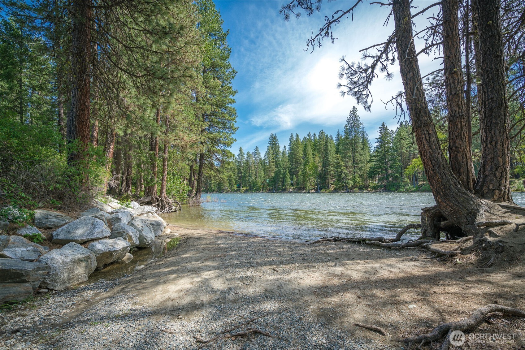 25607 Camp 12 Road Property Photo 2