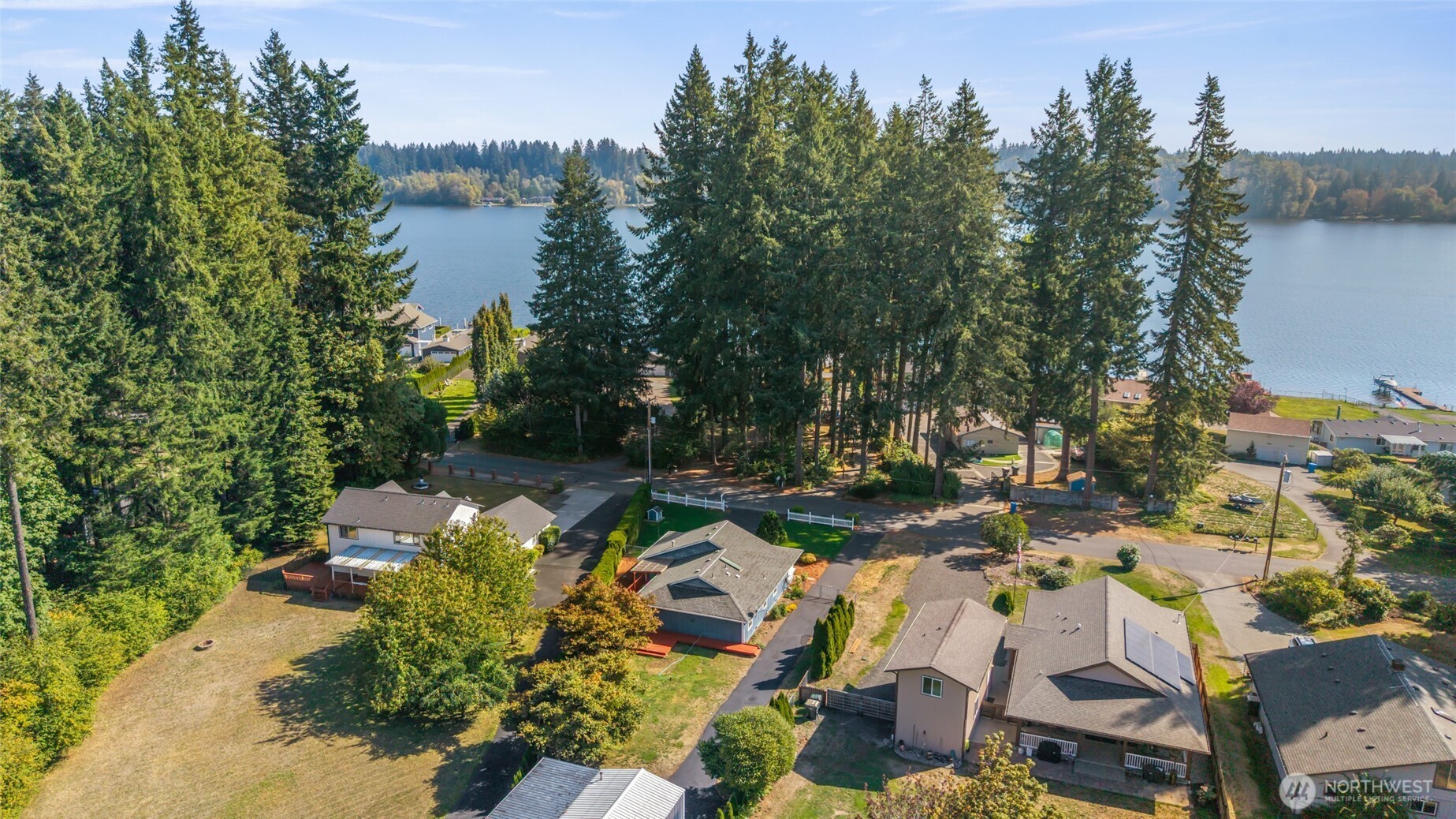 7123 Lakeside Street Property Photo 2