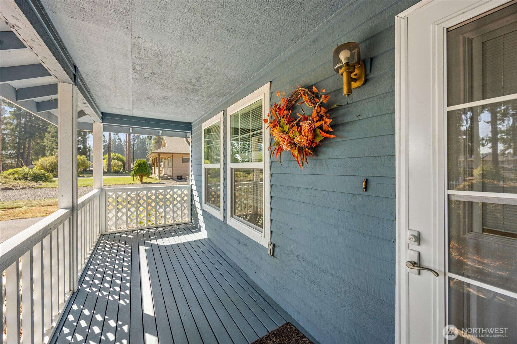 7123 Lakeside Street Property Photo 5