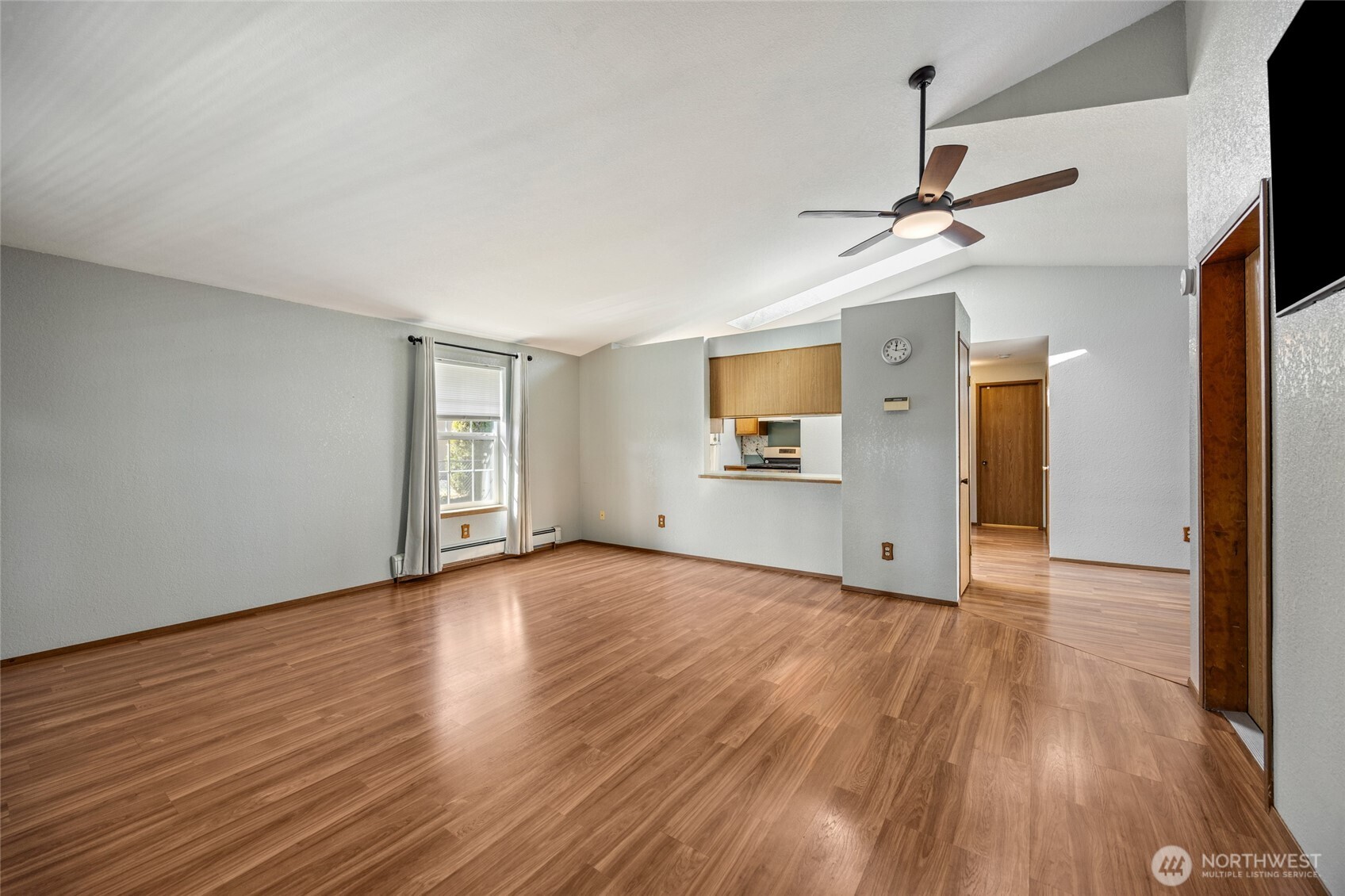 7123 Lakeside Street Property Photo 6