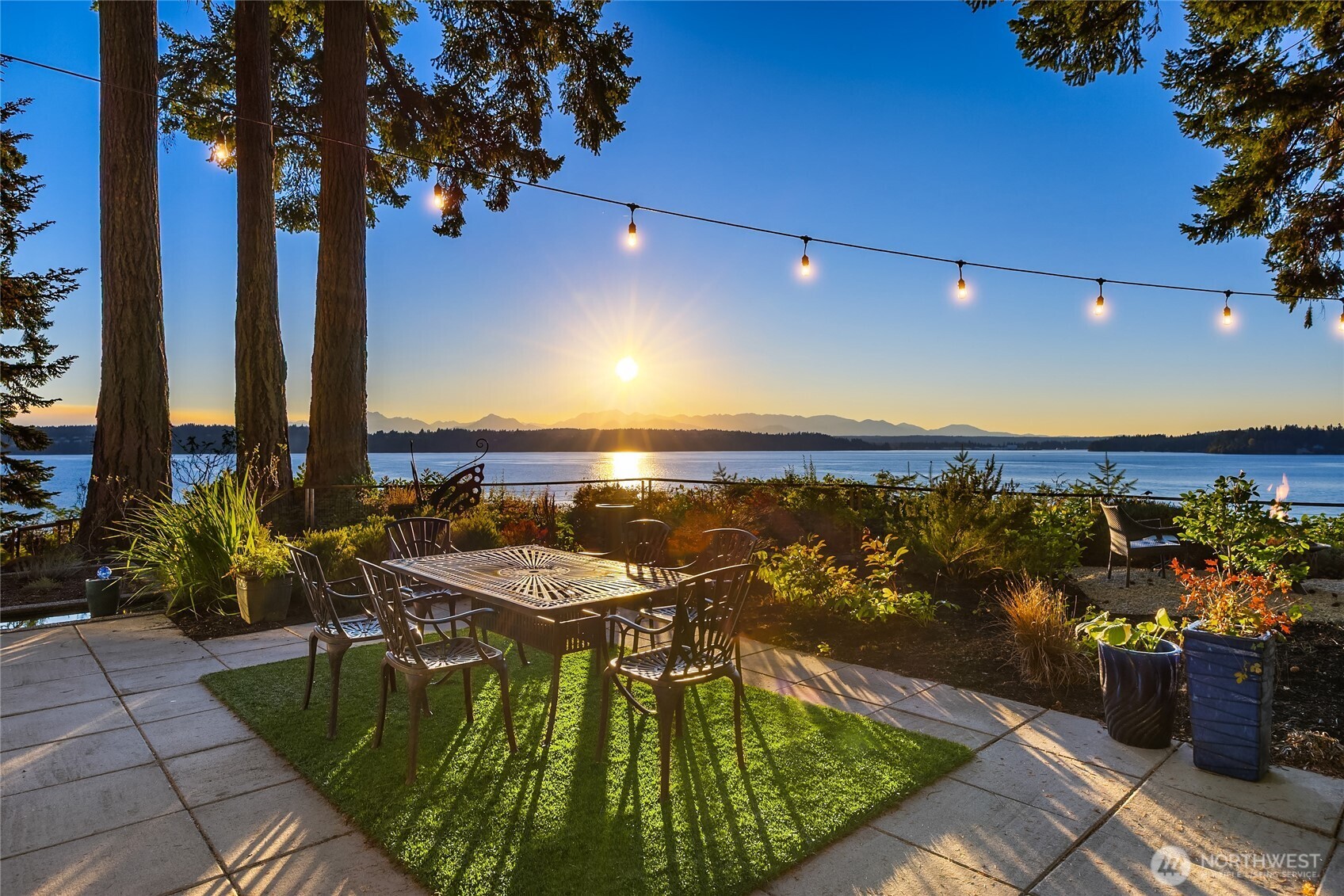 12145 Arrow Point Loop