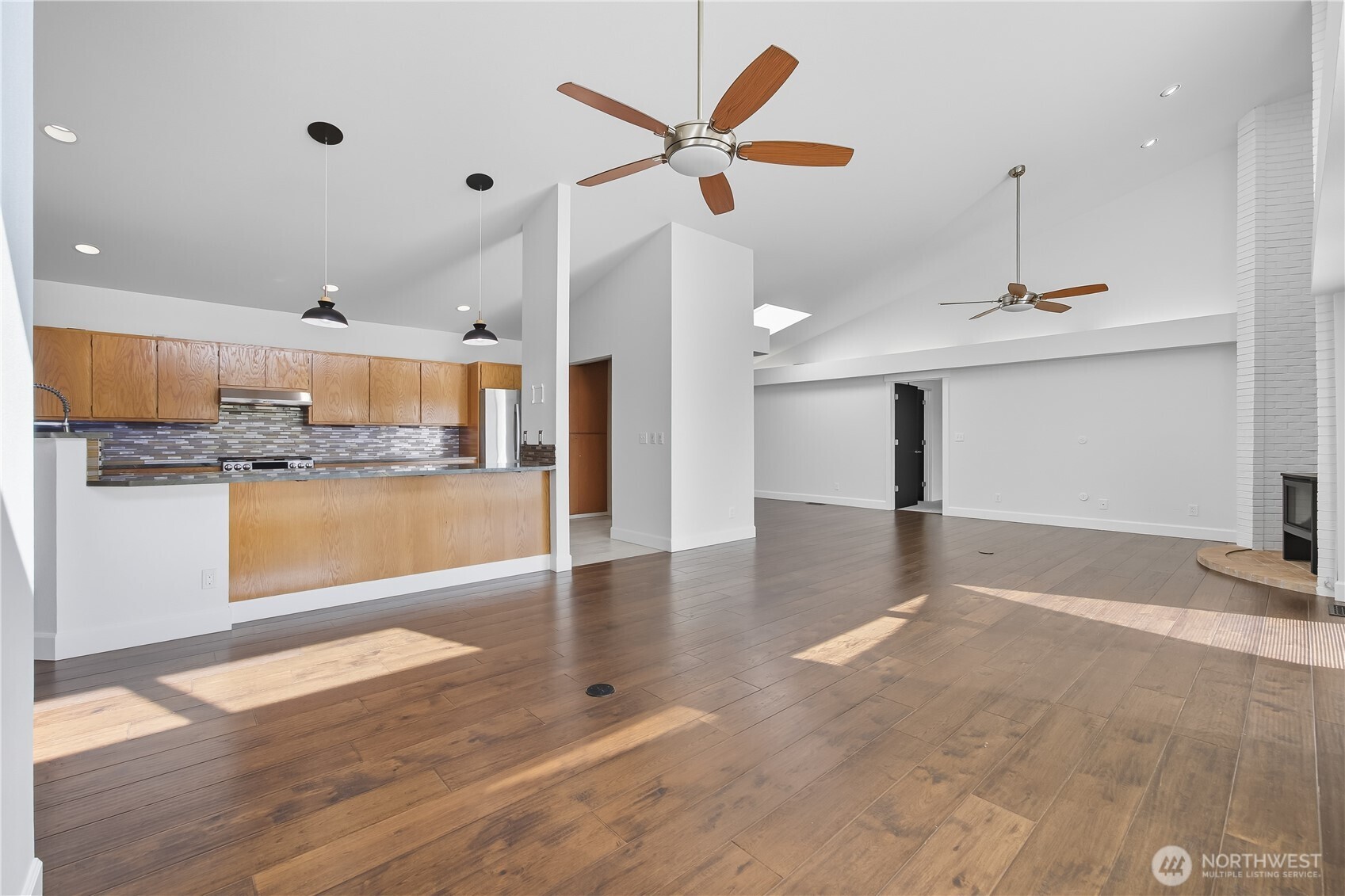 5404 Collins Road Property Photo 2