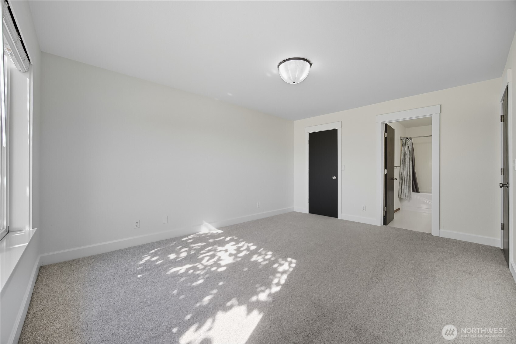 5404 Collins Road Property Photo 14