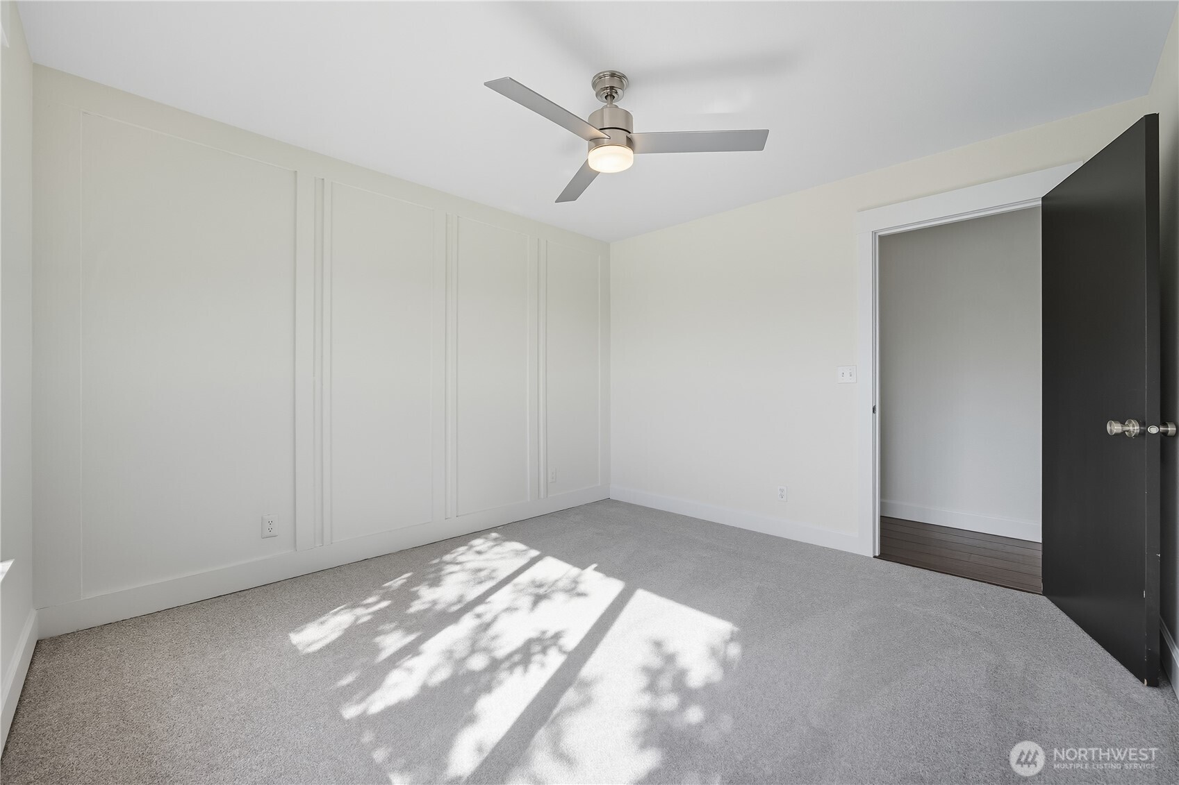 5404 Collins Road Property Photo 17