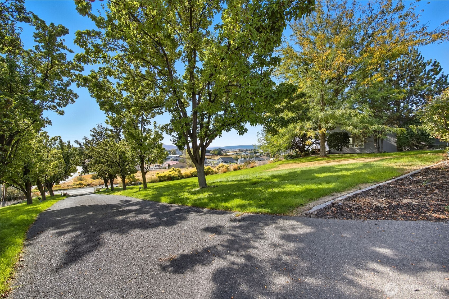 5404 Collins Road Property Photo 35