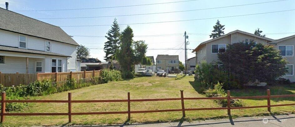 1409 E Marine View Drive Property Photo 3