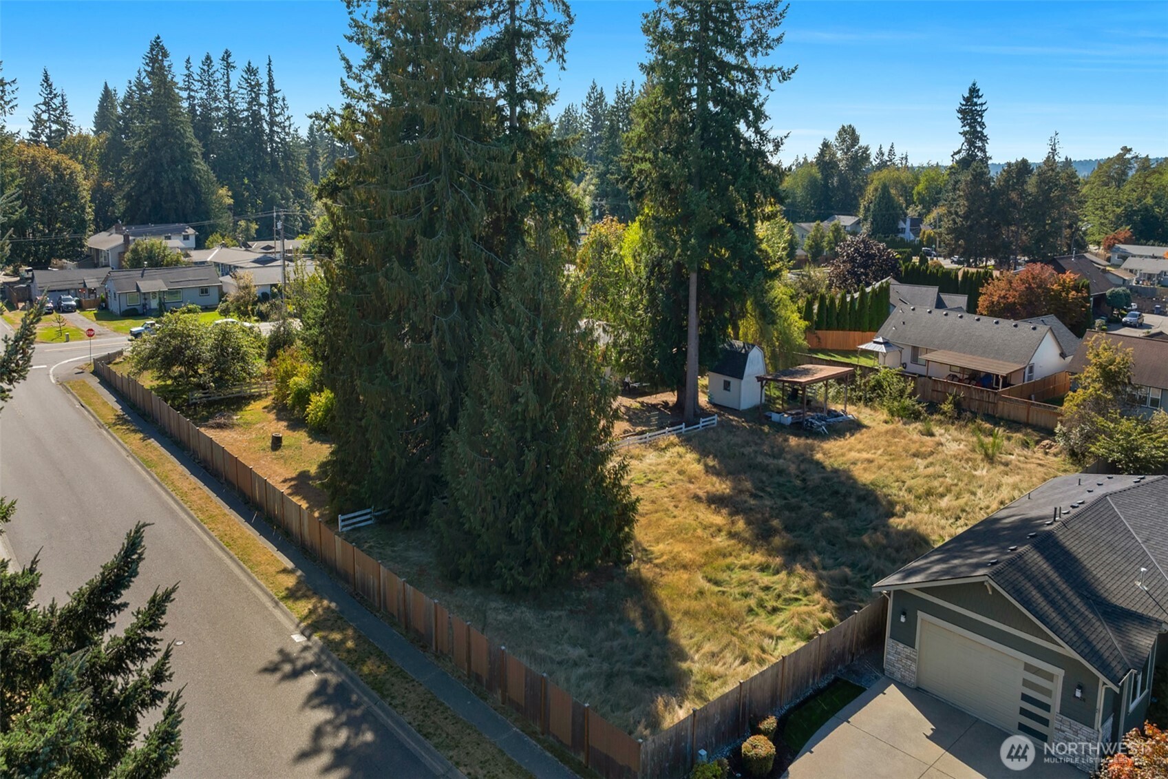 8820 59th Drive Property Photo 4