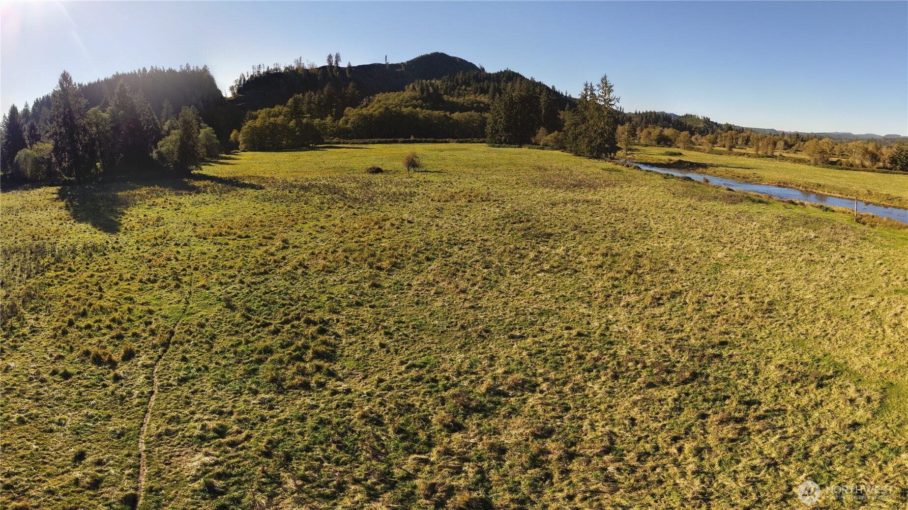 105 E Valley Road Property Photo 4