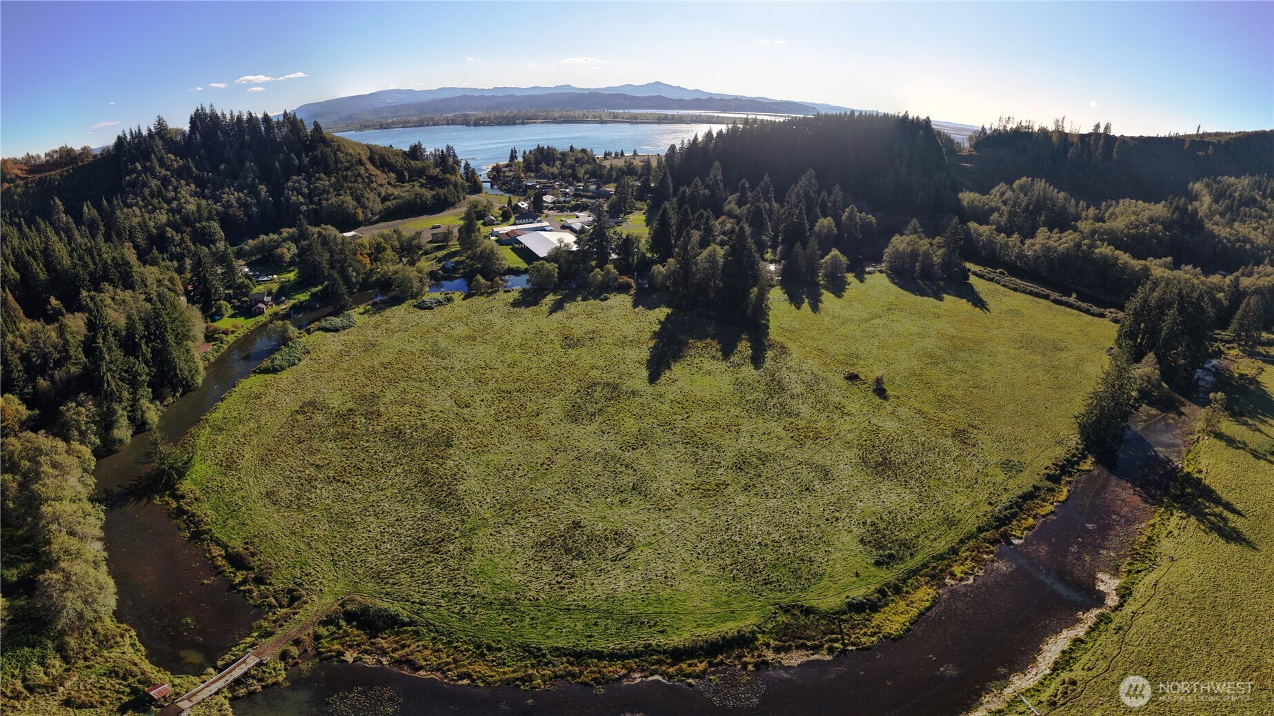 105 E Valley Road Property Photo 6