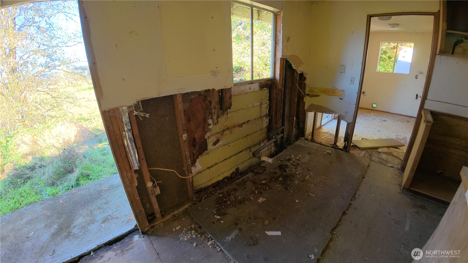 105 E Valley Road Property Photo 18