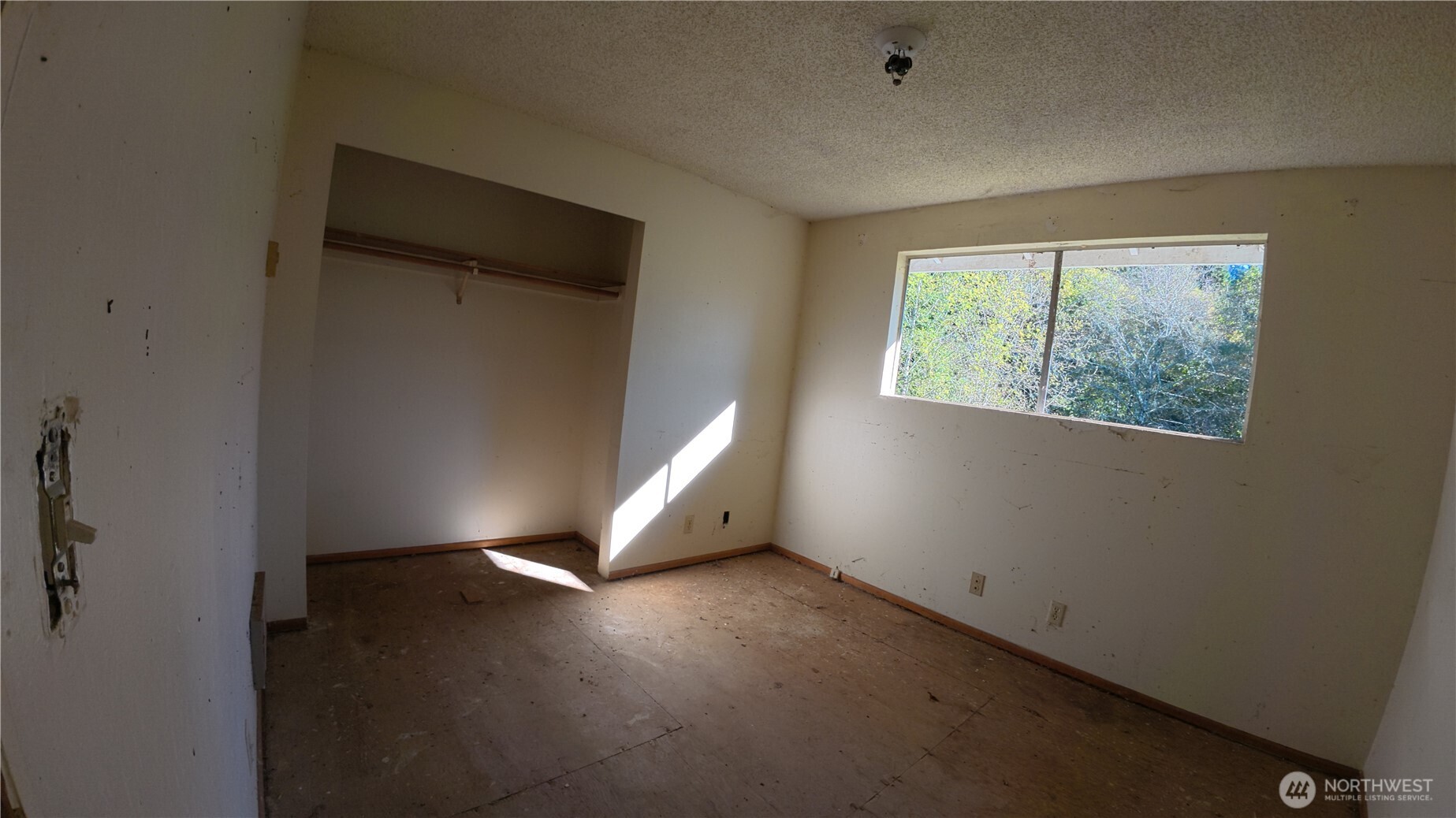 105 E Valley Road Property Photo 22