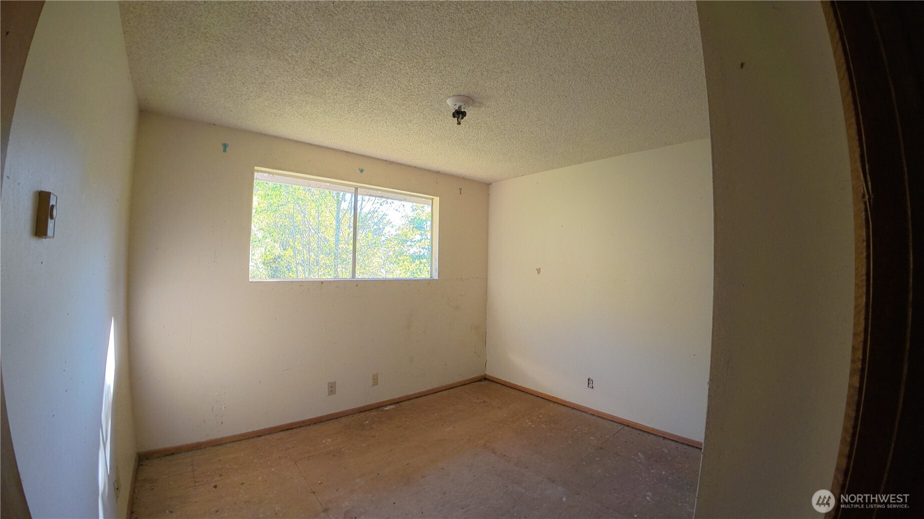 105 E Valley Road Property Photo 23
