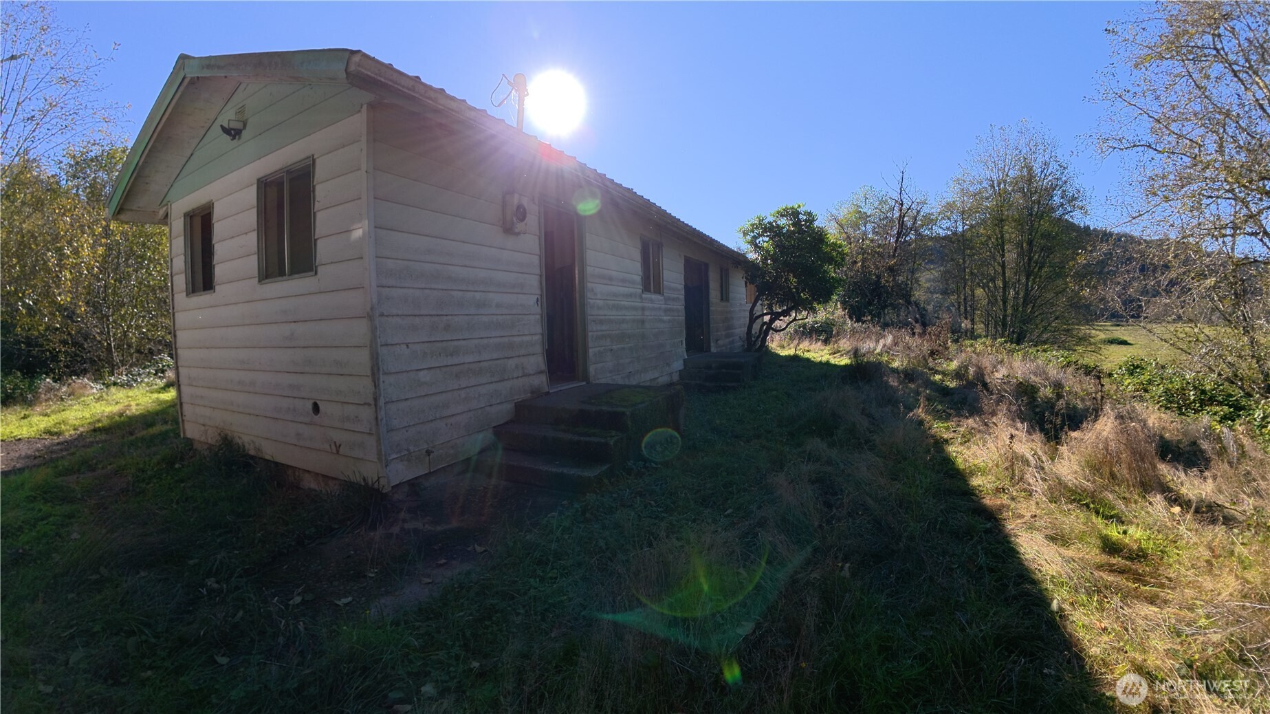 105 E Valley Road Property Photo 25