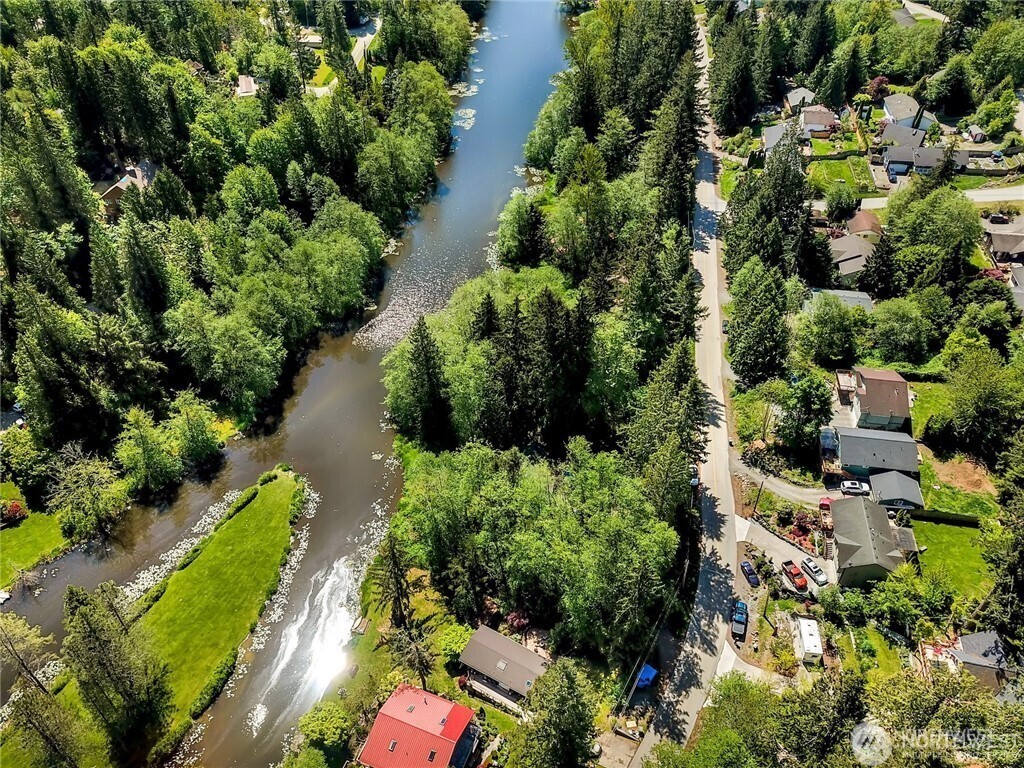 530 Rainbow Drive Property Photo 3