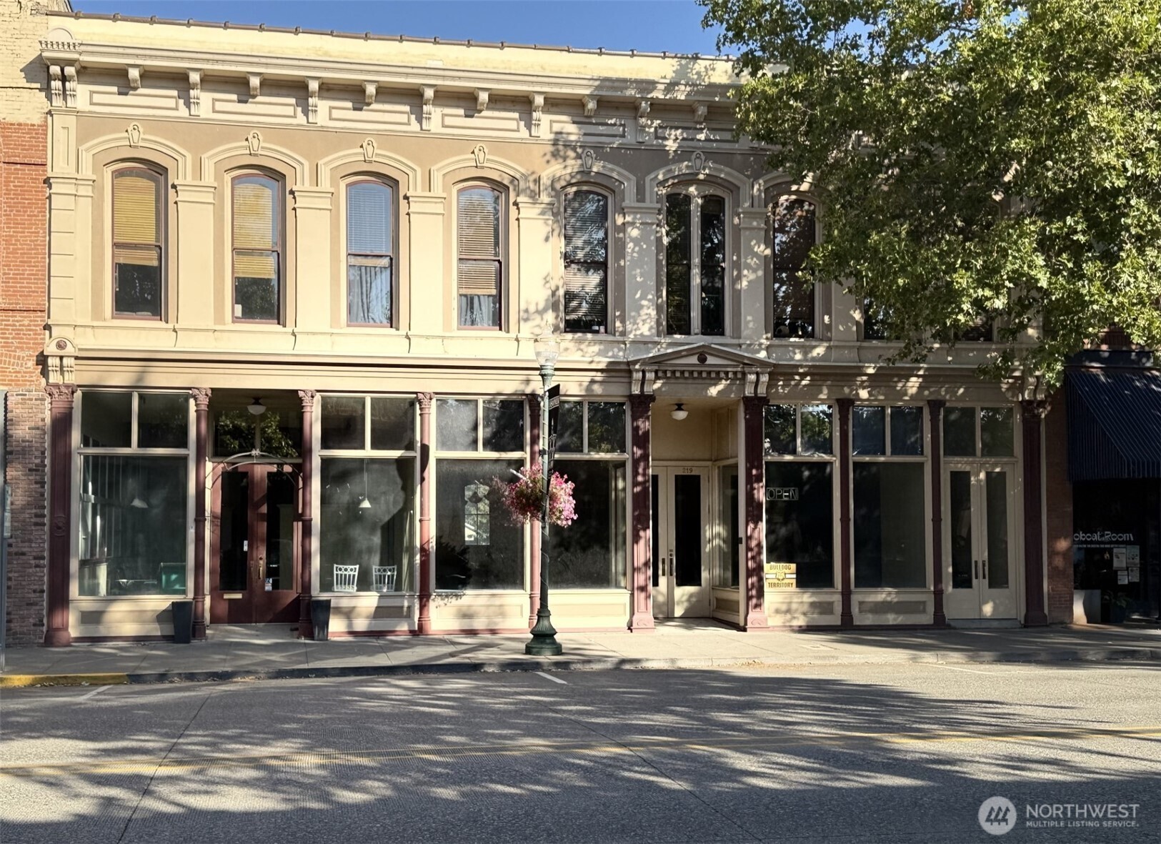 217 E Main Street Property Photo 1